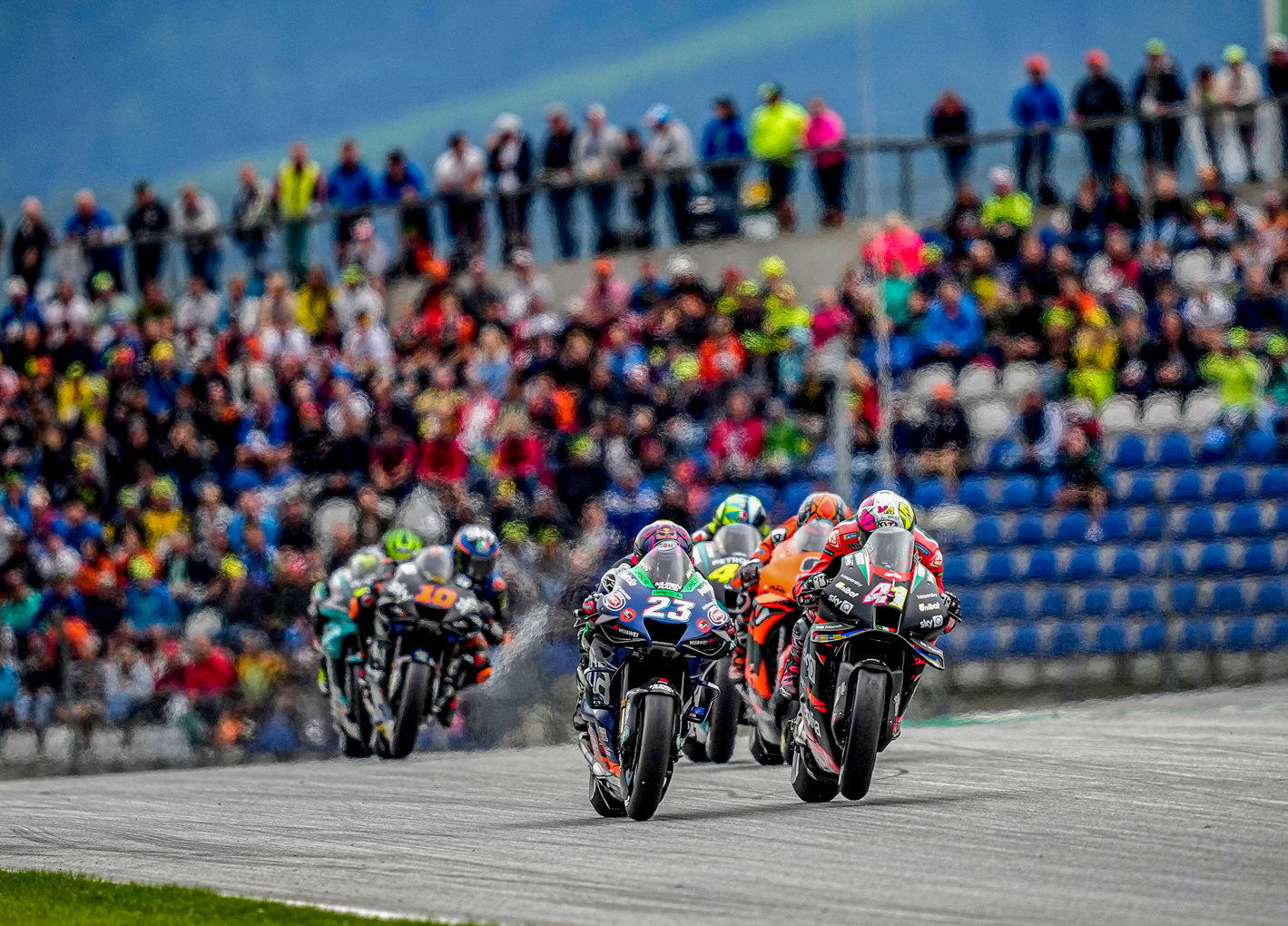 Aleix Espargaro stops after the 2nd start of #StyrianGP, Lorenzo Savadori suffered a fracture