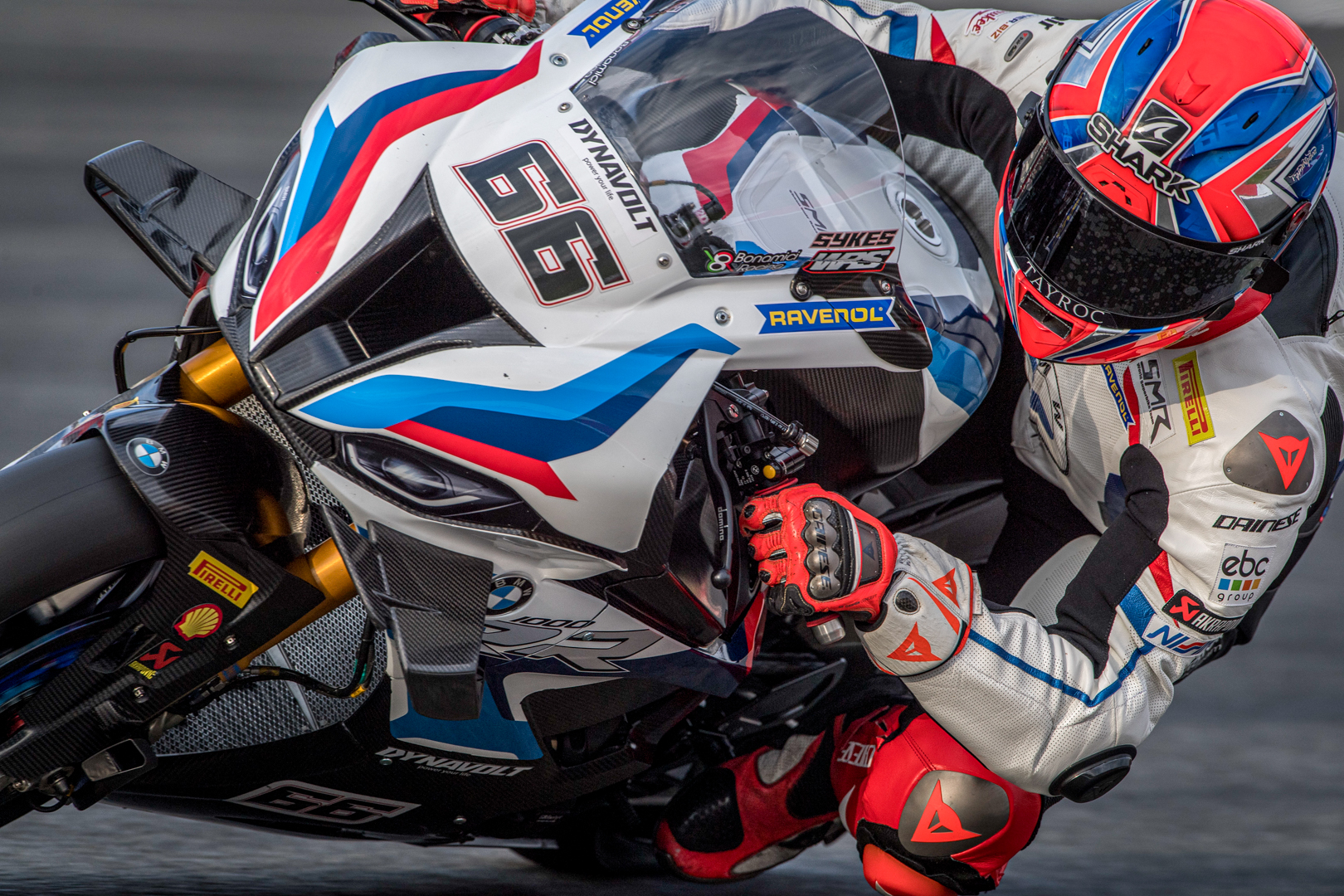 Severe concussion: Tom Sykes to remain in hospital in Barcelona for further observation