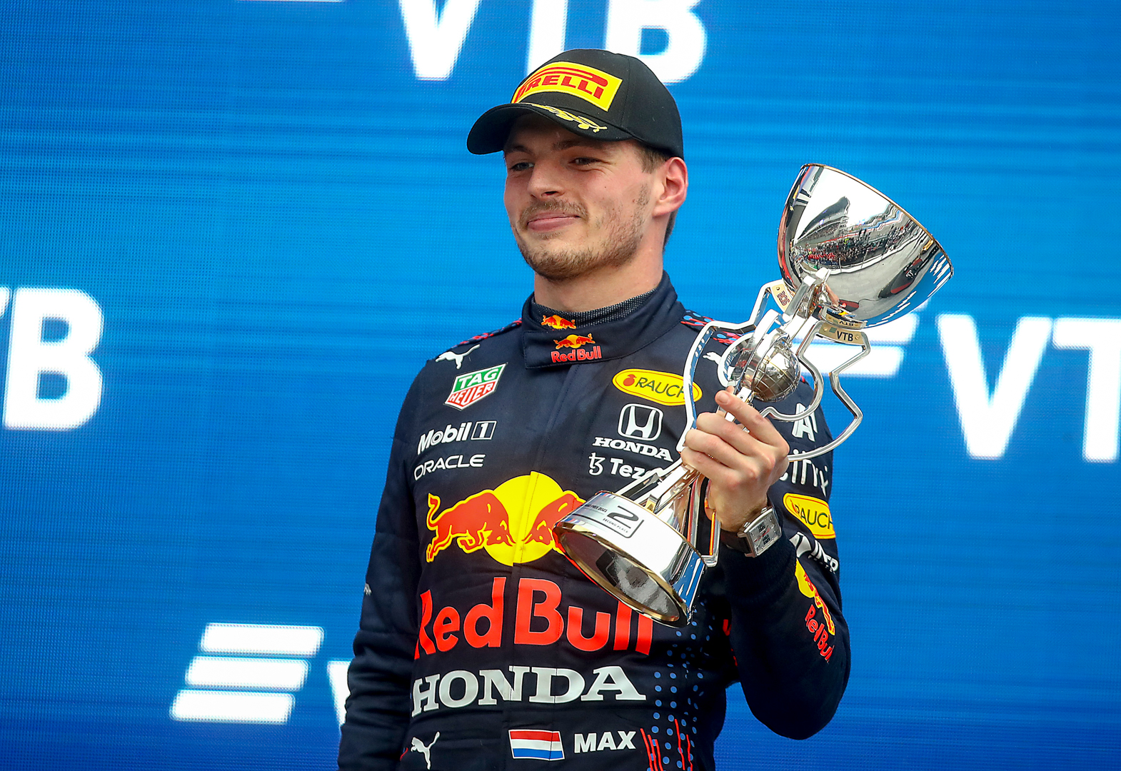 Max Verstappen comes back from P20 start in #RussianGP to finish P2