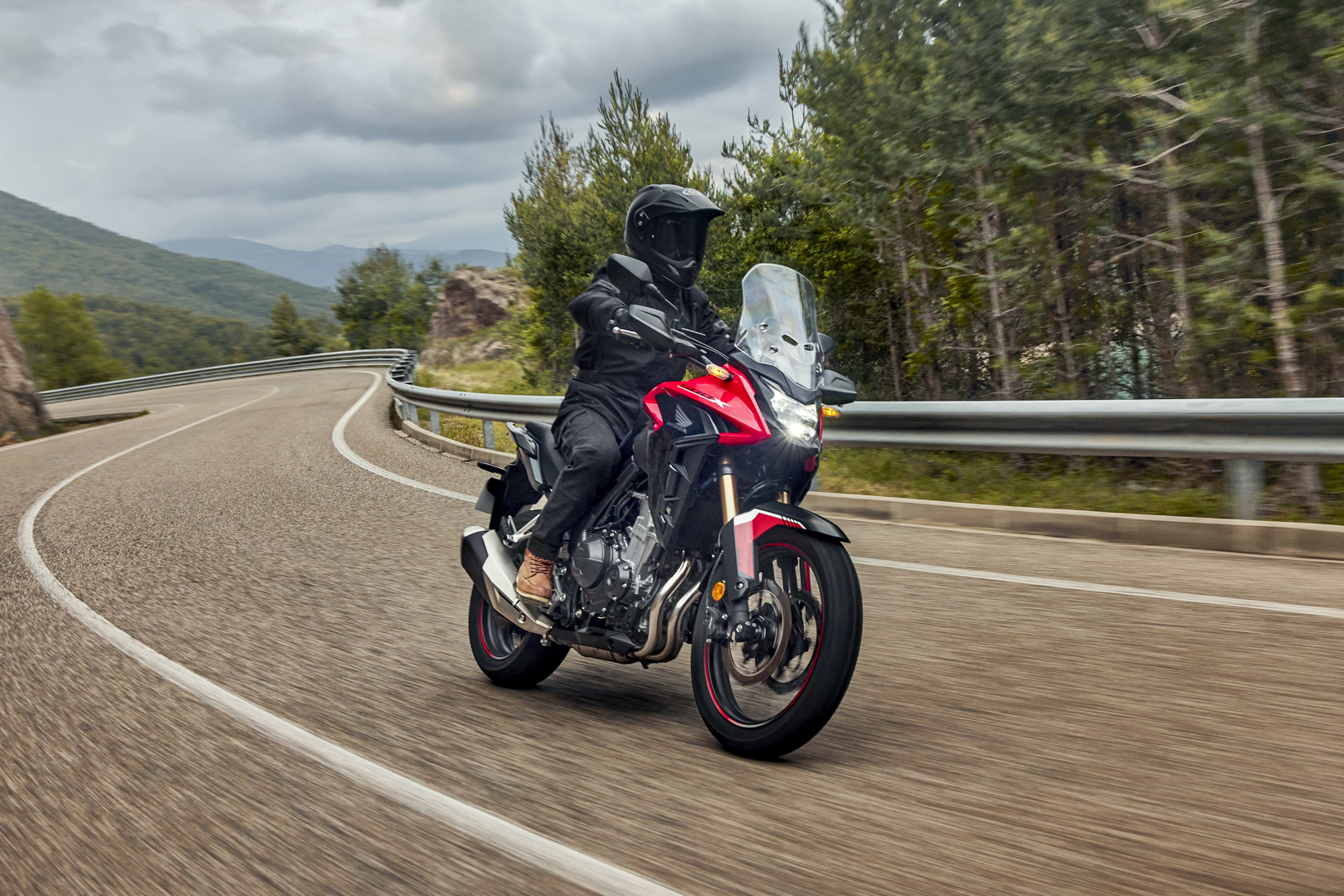 The All-new Cb500x Quenches Riders’ Thirst For Adventure - 2ner