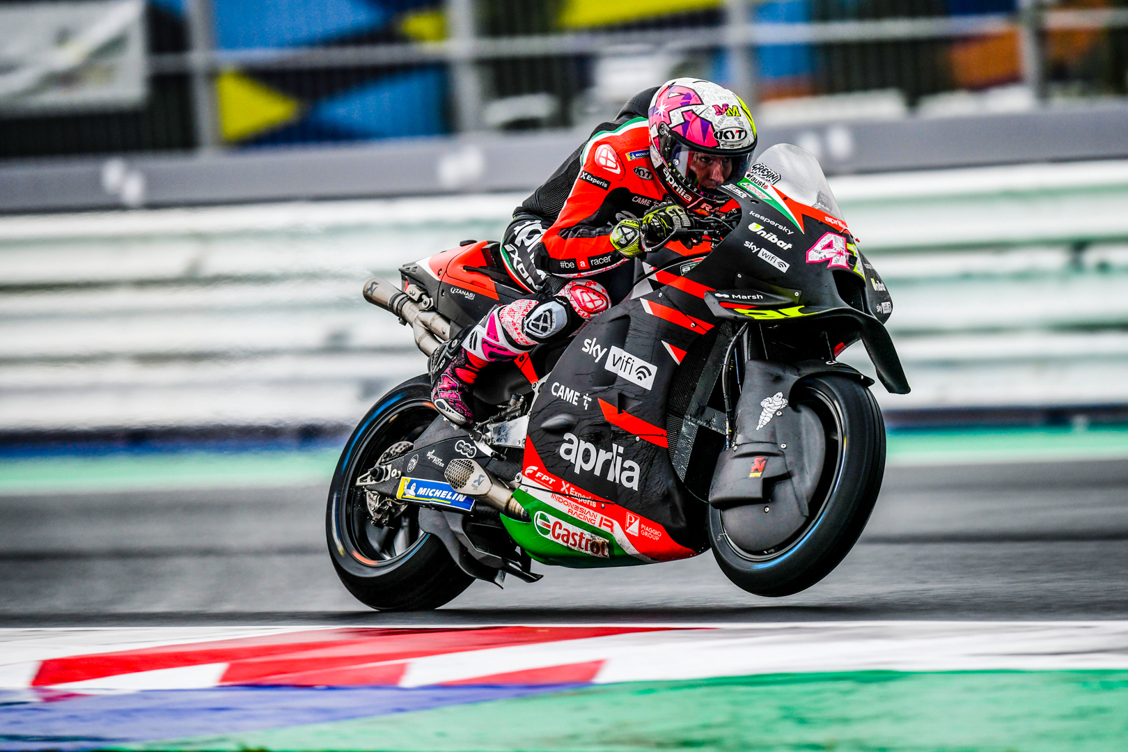 Espargaró starts from 4th row tomorrow, Viñales 7th row, and Savadori crashes #EmiliaRomagnaGP quali