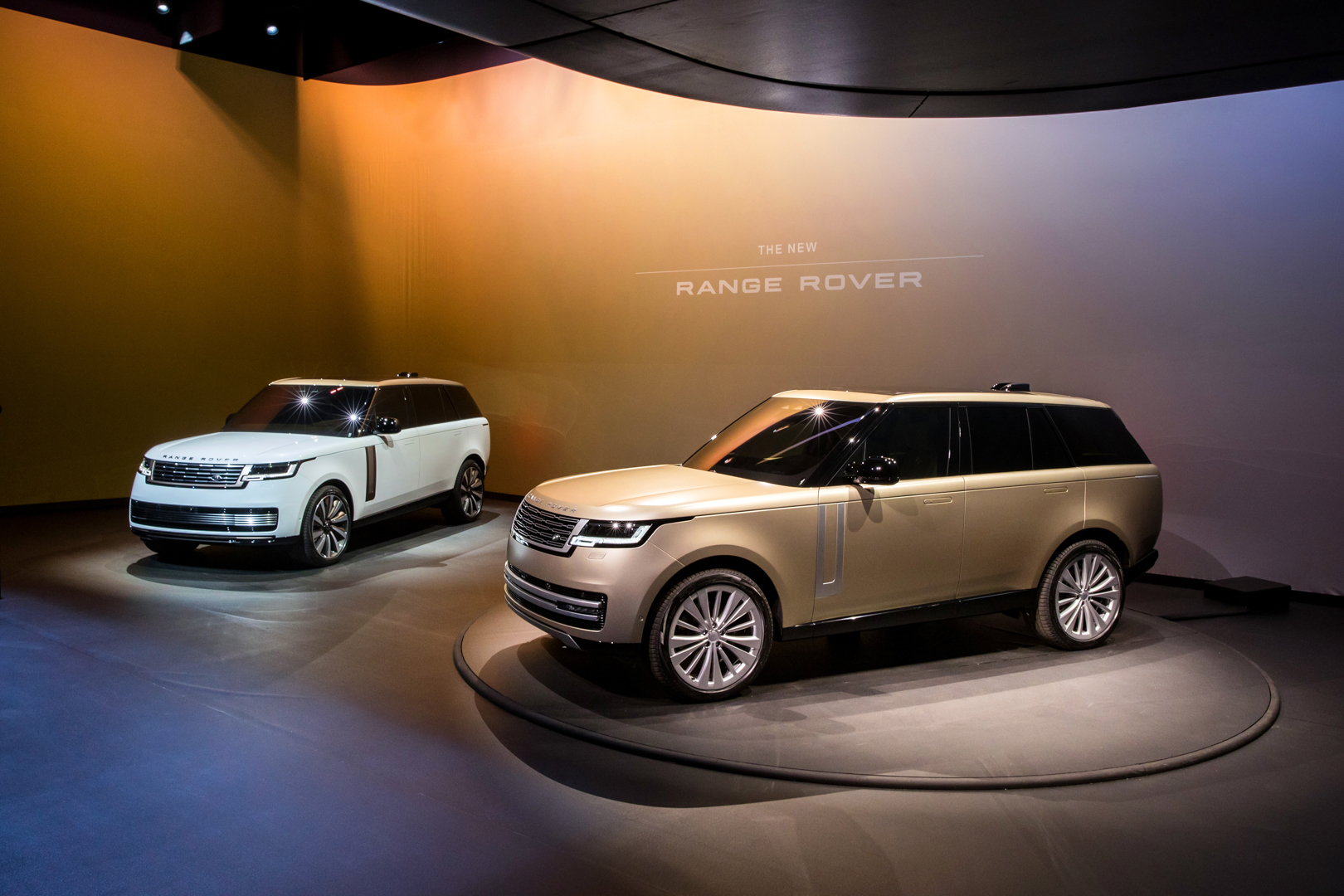 New Range Rover World Premiere: Breathtaking modernity, peerless refinement and unmatched capability