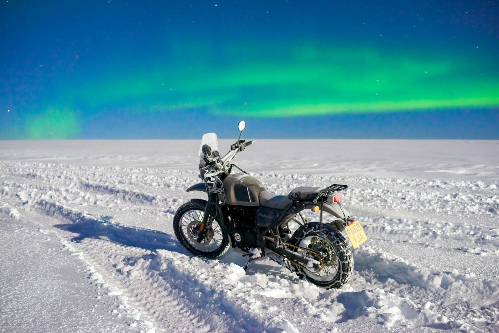 90° south-quest for the pole, on Royal Enfield Himalayan