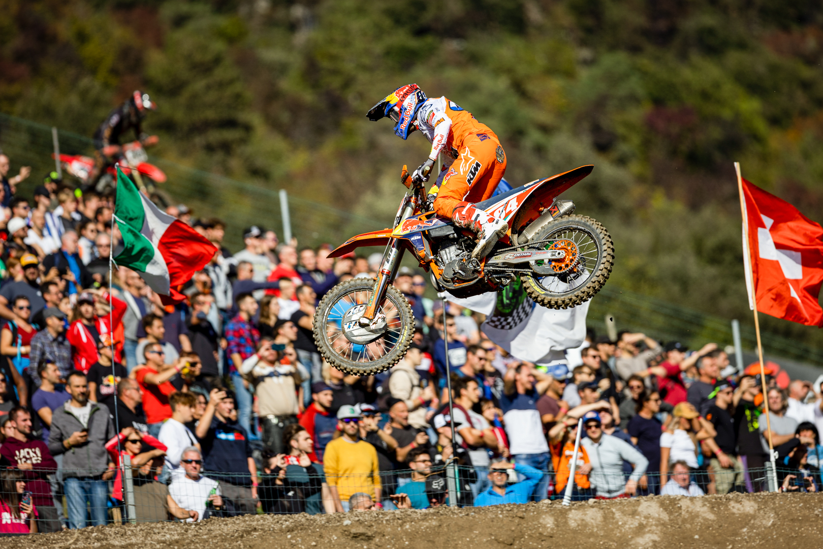 KTM rider Herlings extends MXGP title lead with victory in Trentino
