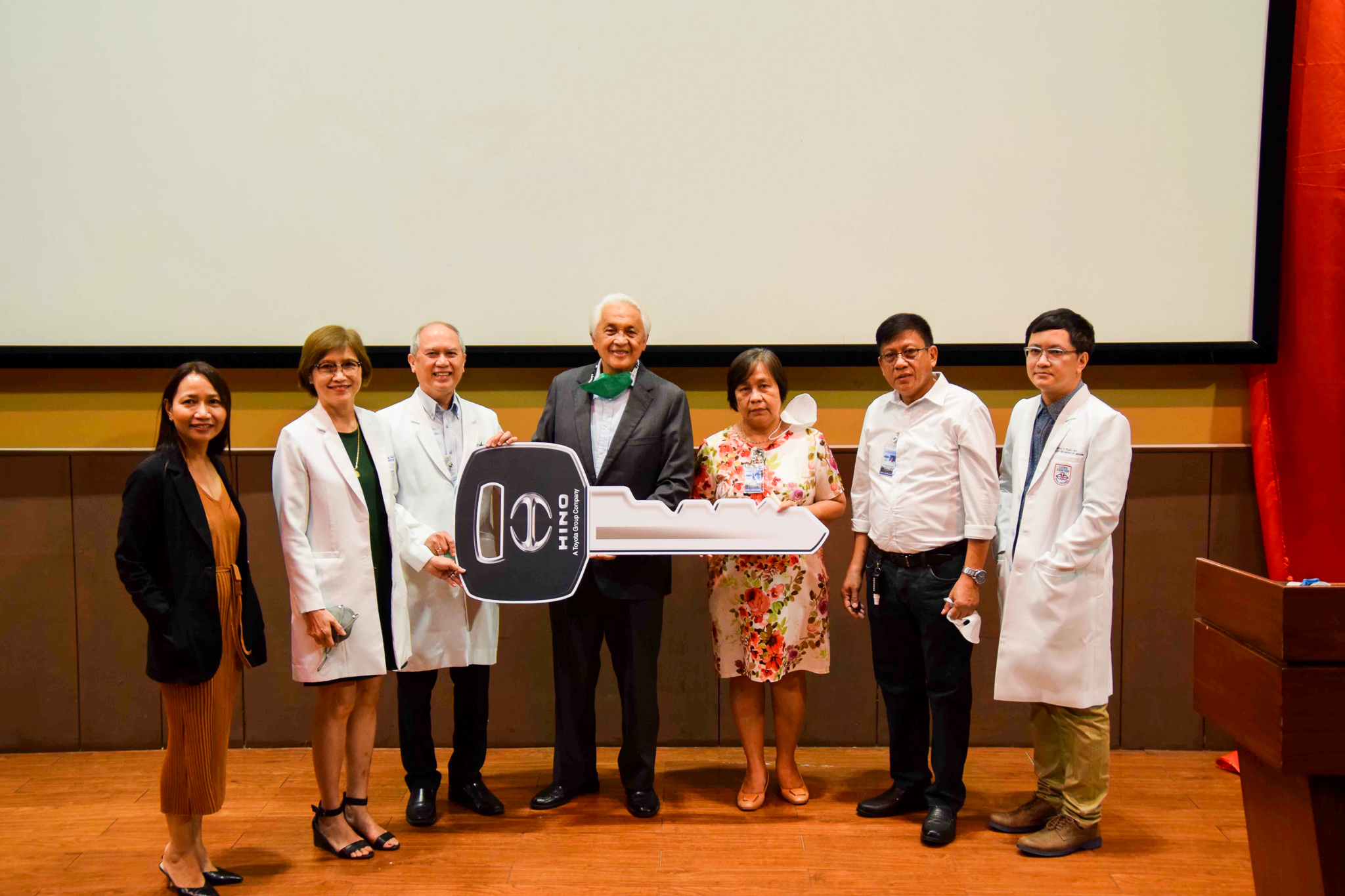 Hino Motors turns over modern PUV to Lung Center