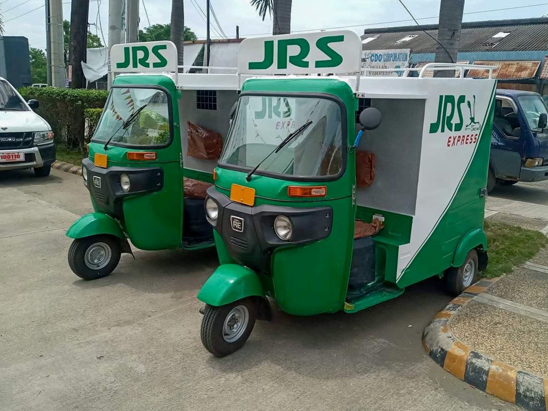 Bajaj 3 wheelers is the right way to deliver 200 parcels with just 4 liters