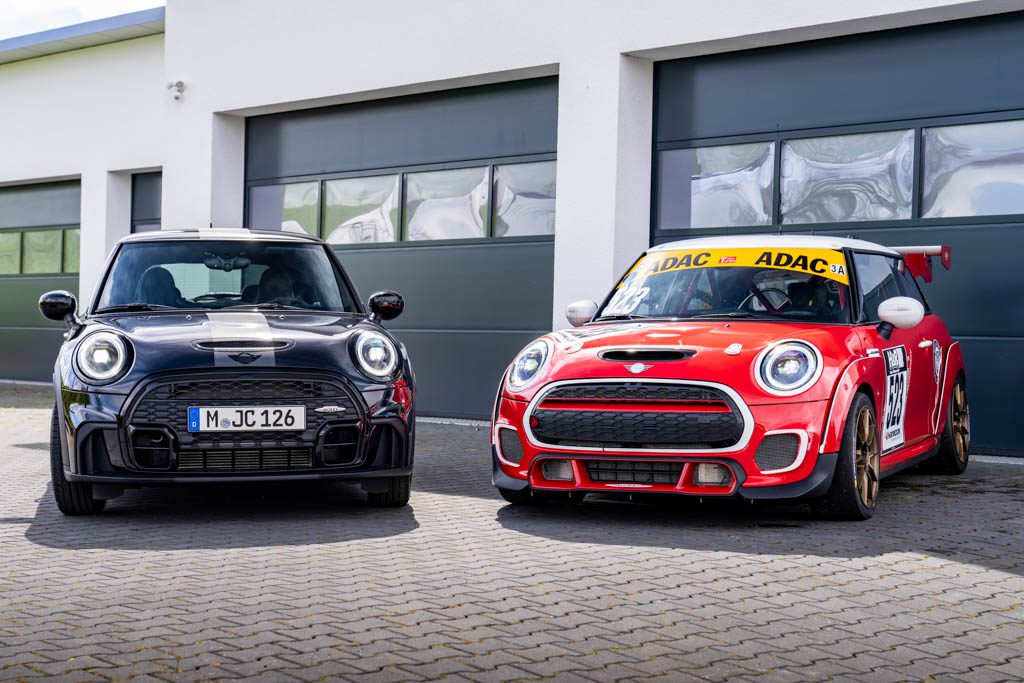 MINI John Cooper Works with 6-speed MT from Bulldog Racing will compete in the 51st edition of the 24-hour race at the Nürburgring